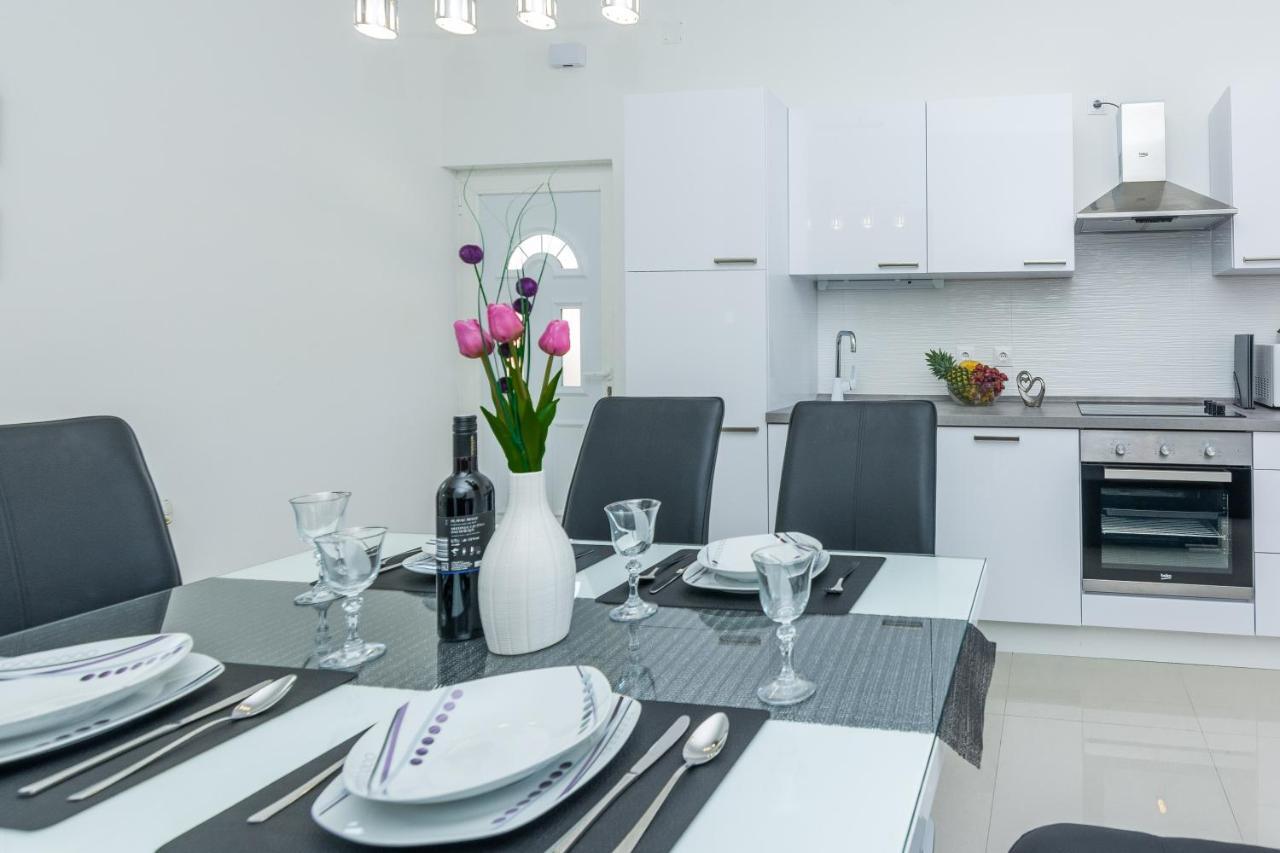Apartments Marko Sukošan Extérieur photo