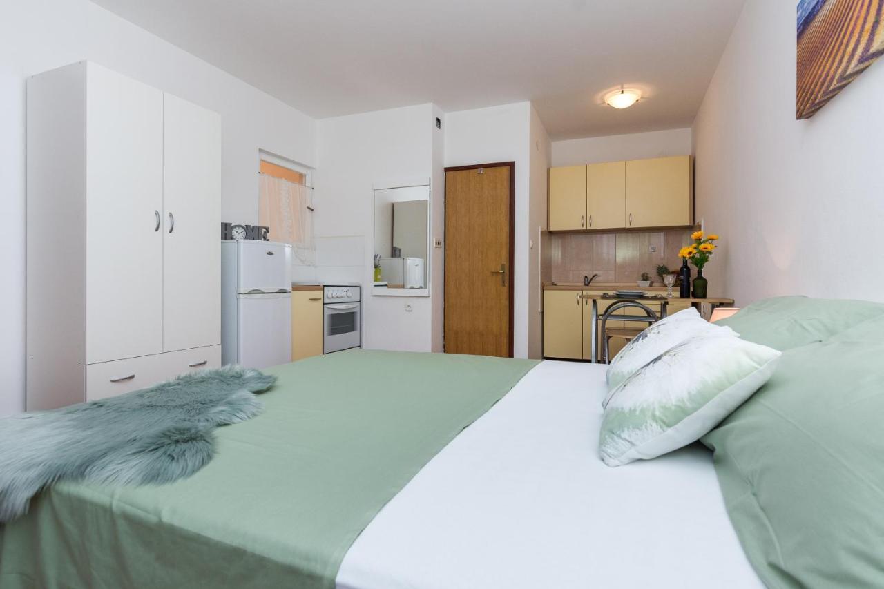 Apartments Marko Sukošan Extérieur photo